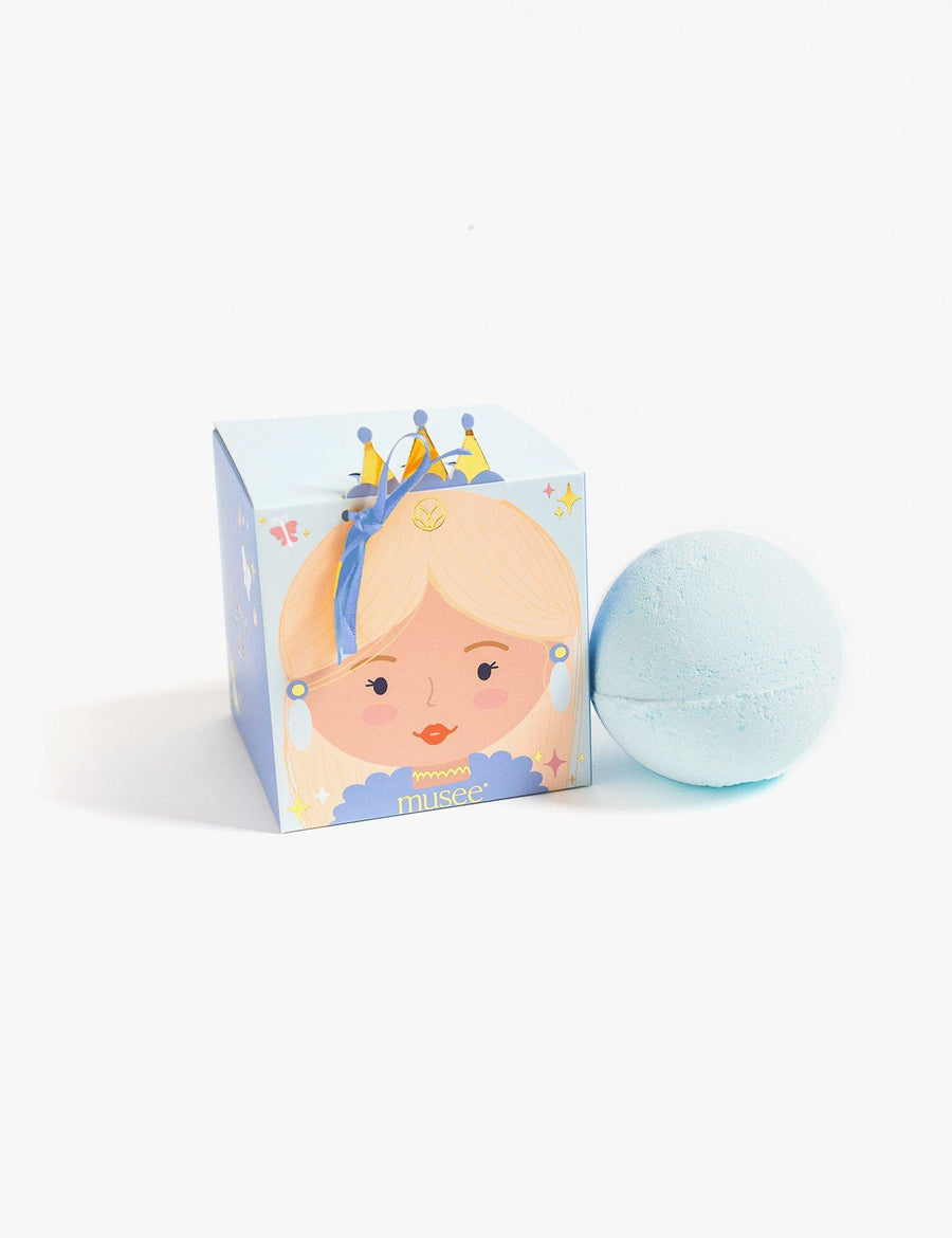 Create the most enchanting bath time with Princess Izzie! As you soak in the swirls of indigo waters, pretend you are a princess too! Discover a magical ring when the bath balm dissolves! Try all of our Musee Princess Bath Balms to collect all of the special treasures inside!
